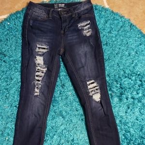 No Boundaries mid rise skinny jeans